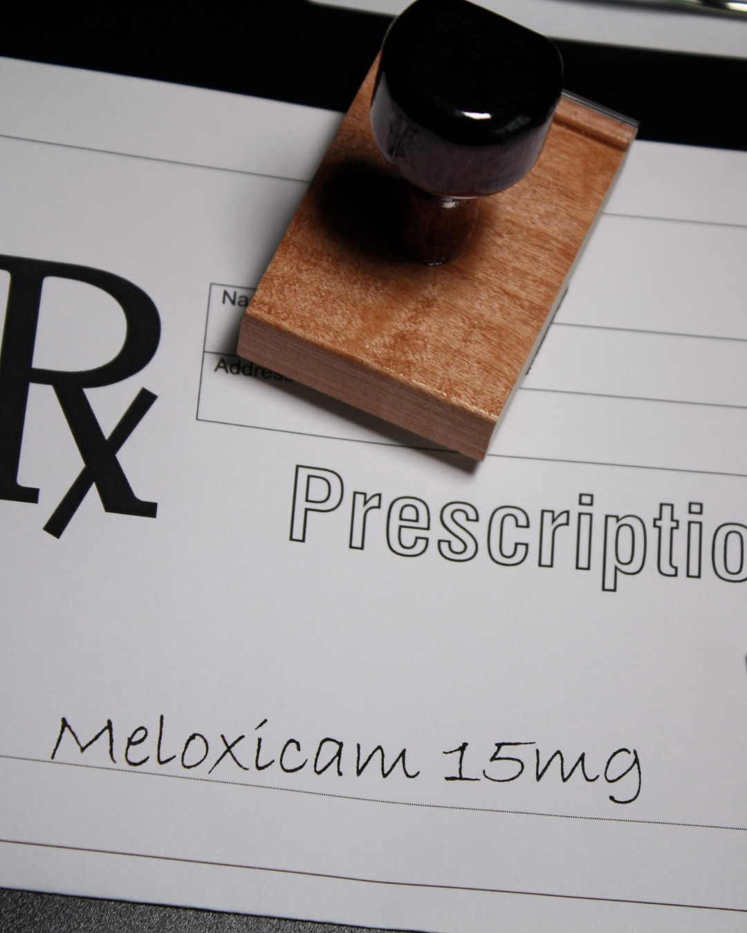 Verschreibung mit der Aufschrift "Meloxicam"