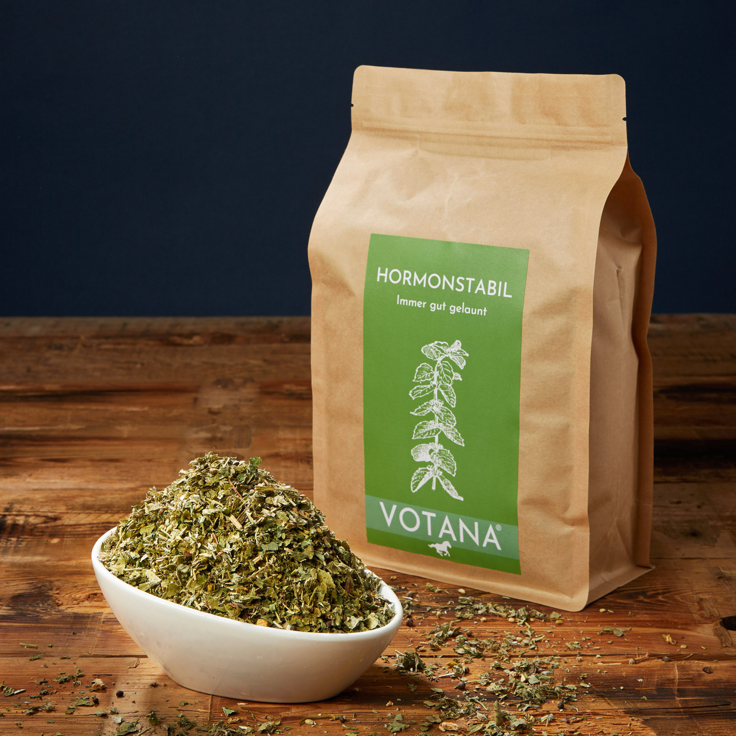 
                  
                    VOTANA HORMONSTABIL 500g Packung mit Kräutermischung in Schale - Natürliche Kräuter für Stuten mit Rosseproblemen und Wallache mit Hengstmanieren



                  
                